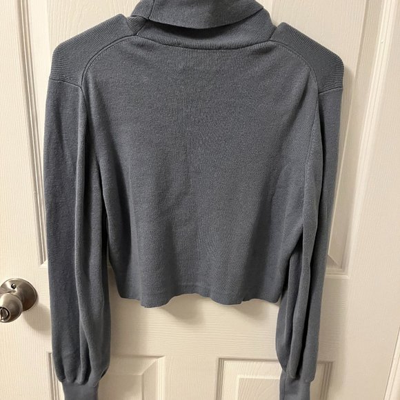 Aritzia Knit Turtleneck Crop - Picture 4 of 4